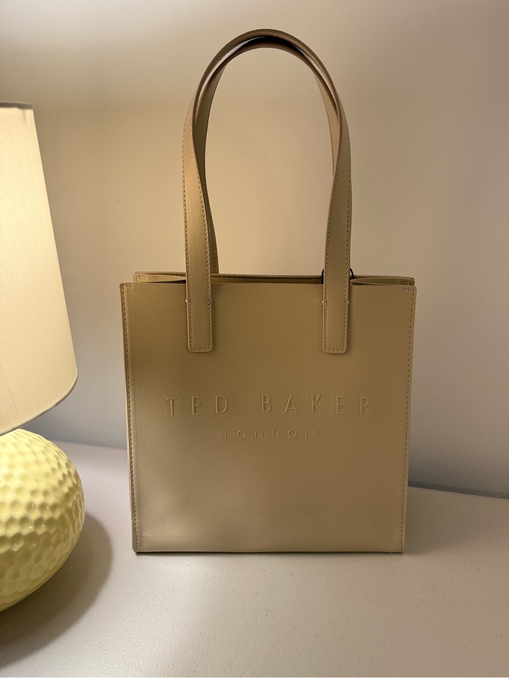 NWT Ted Baker Seacon Small Icon Bag in Beige/Light Tan